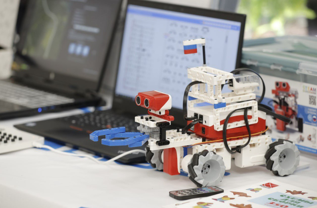 Вся команда ГК DIGIS поздравляет вас с Днем народного единства